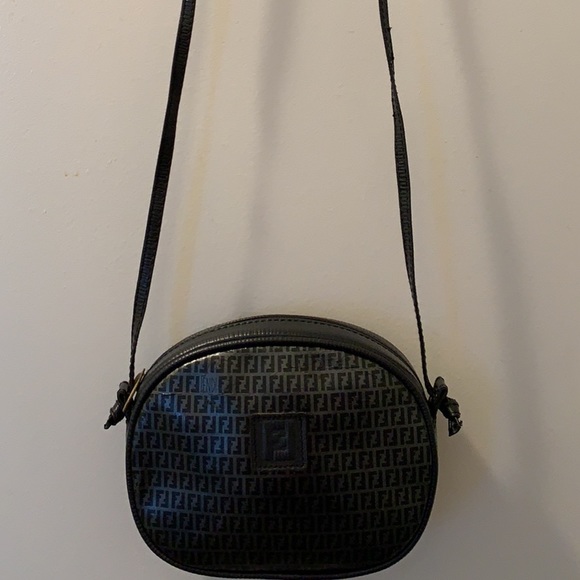 Vintage Fendi crossover bag - Picture 2 of 2